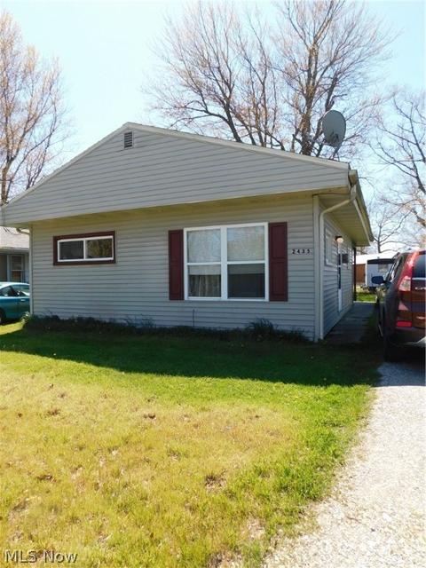 2435 Linwood Dr, Ashtabula, OH 44004 photo 1