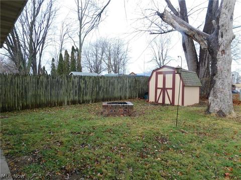 2435 Linwood Dr, Ashtabula, OH 44004 photo 3