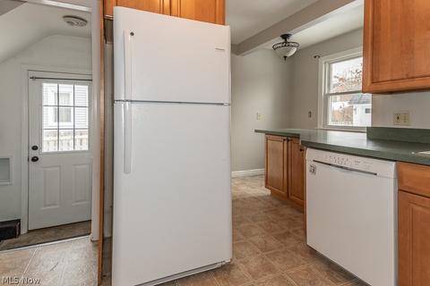4908 Edsal Dr, Lyndhurst, OH 44124 photo 10