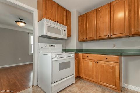 4908 Edsal Dr, Lyndhurst, OH 44124 photo 6