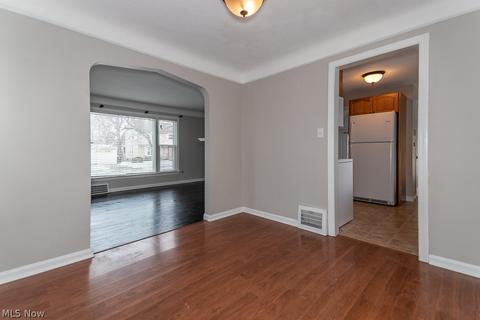 4908 Edsal Dr, Lyndhurst, OH 44124 photo 12