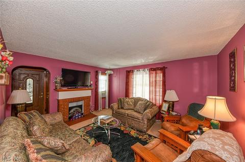 135 E Brookside Ave, Akron, OH 44301 photo 6