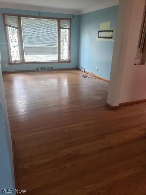 30103 Harrison St, Willowick, OH 44095 photo 5