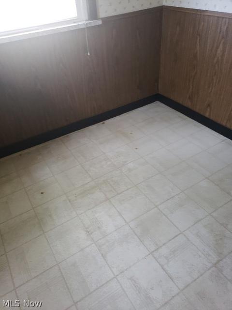 30103 Harrison St, Willowick, OH 44095 photo 6