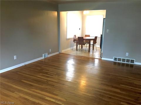 31625 Willowick Dr, Willowick, OH 44095 photo 10