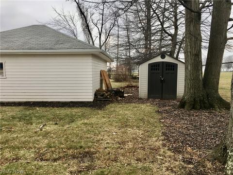 31625 Willowick Dr, Willowick, OH 44095 photo 5