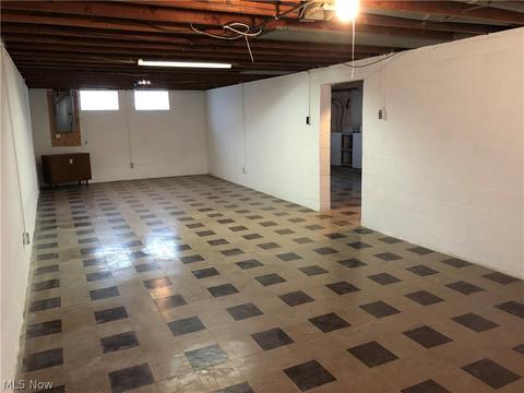 31625 Willowick Dr, Willowick, OH 44095 photo 32