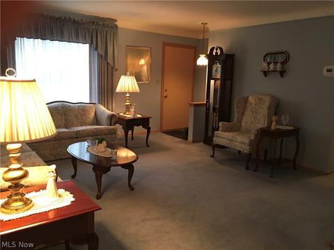 3080 Hetzel Dr, Parma, OH 44134 photo 9