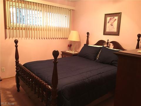 3080 Hetzel Dr, Parma, OH 44134 photo 10