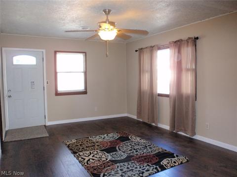 478 9th St, Elyria, OH 44035 photo 3