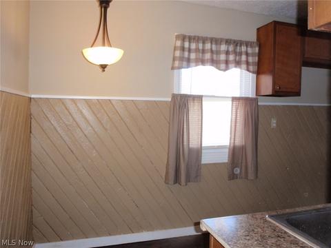 478 9th St, Elyria, OH 44035 photo 9