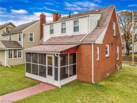 3203 12th St NW, Canton, OH 44708 photo 2