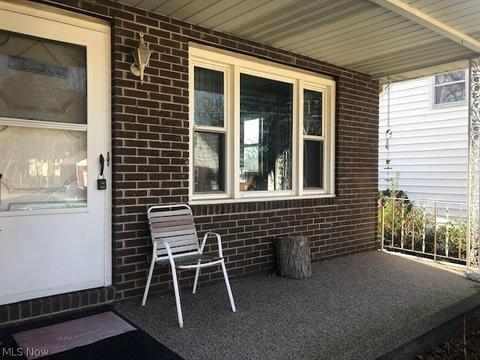 129 Baldwin St, Wadsworth, OH 44281 photo 2