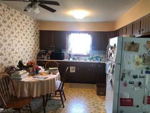 129 Baldwin St, Wadsworth, OH 44281 photo 4