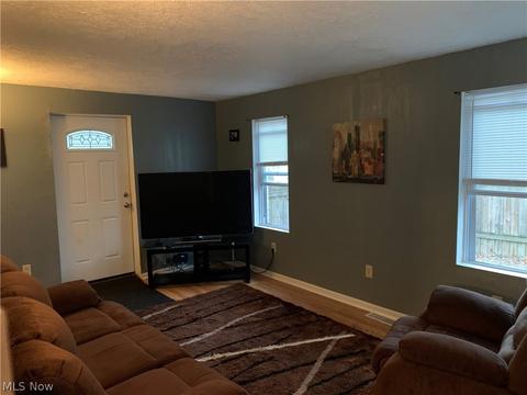 255 E 46 St, Lorain, OH 44052 photo 9