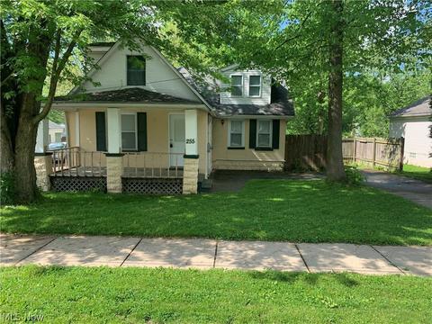 255 E 46 St, Lorain, OH 44052 photo 1