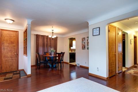 652 Glenhurst Rd, Willowick, OH 44095 photo 7