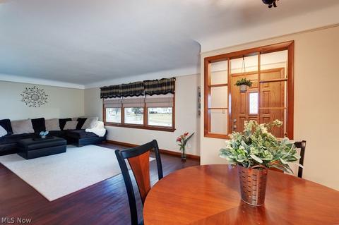 652 Glenhurst Rd, Willowick, OH 44095 photo 9