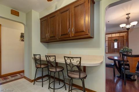 652 Glenhurst Rd, Willowick, OH 44095 photo 12