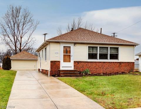 652 Glenhurst Rd, Willowick, OH 44095 photo 1