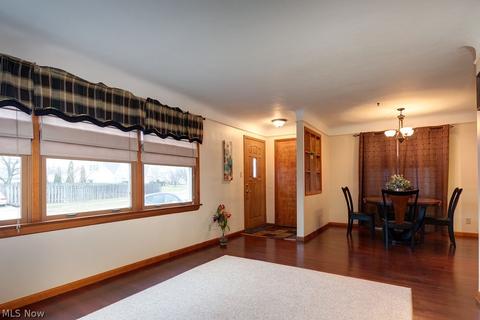 652 Glenhurst Rd, Willowick, OH 44095 photo 4