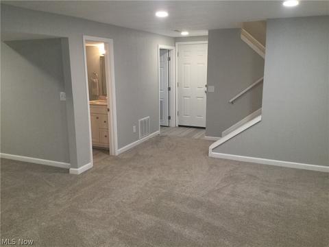 107 Dorset Ct, Elyria, OH 44035 photo 10