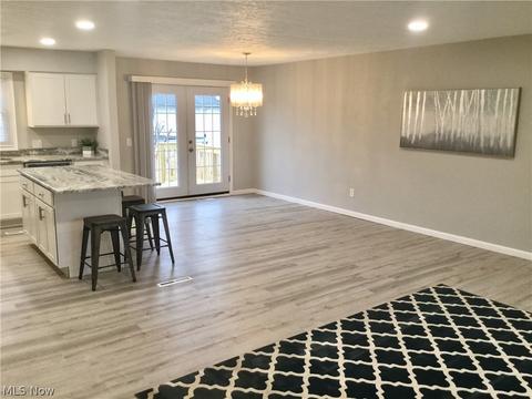 107 Dorset Ct, Elyria, OH 44035 photo 3