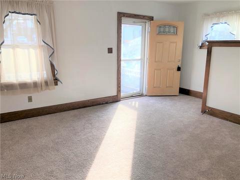 658 Patterson Ave, Akron, OH 44310 photo 3