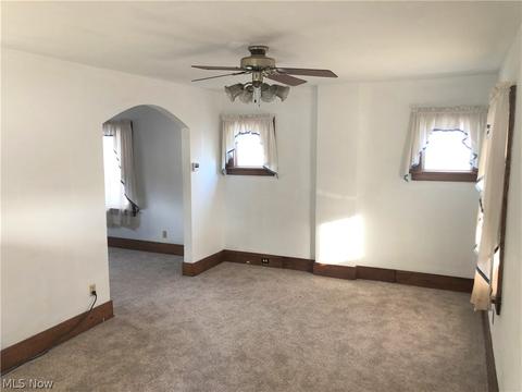 658 Patterson Ave, Akron, OH 44310 photo 4