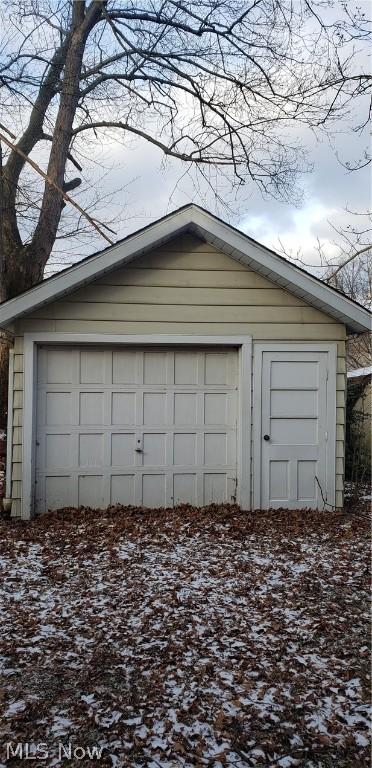 1018 Dayton St, Akron, OH 44310 photo 5