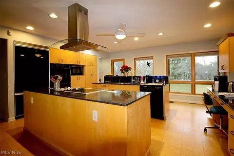 150 Overbrook Rd, Elyria, OH 44035 photo 9