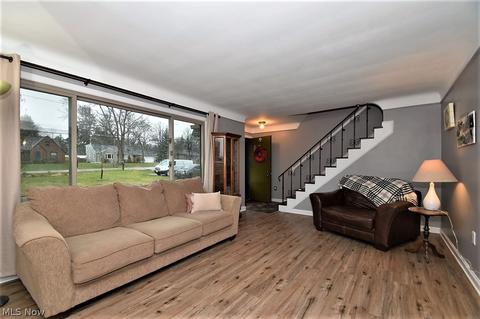 4903 E Sprague Rd, Independence, OH 44131 photo 3
