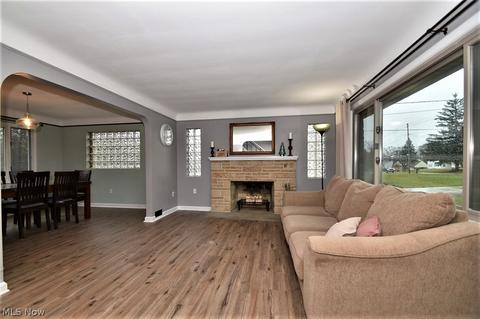 4903 E Sprague Rd, Independence, OH 44131 photo 2