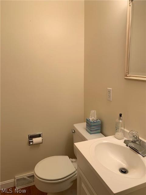 926 Hampton Ridge Dr, Akron, OH 44313 photo 9