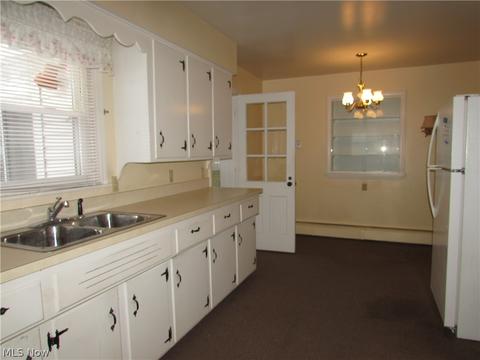 7130 Ridge Rd, Parma, OH 44129 photo 4