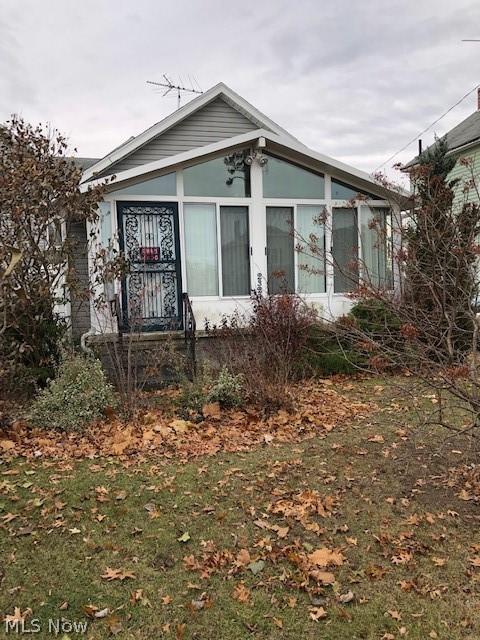 2324 E 30th St, Lorain, OH 44055 photo 4