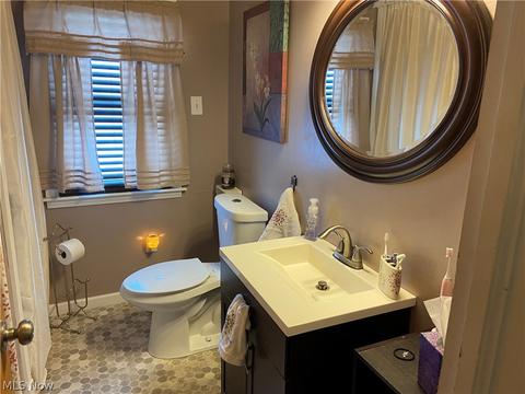 715 Lyndon Ave, Ashtabula, OH 44004 photo 13