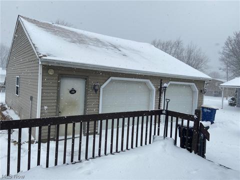 715 Lyndon Ave, Ashtabula, OH 44004 photo 2