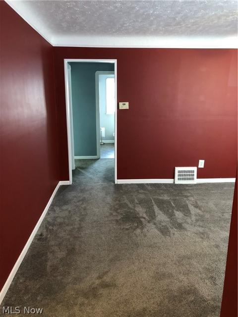 5015 Maplecrest Ave, Parma, OH 44134 photo 3