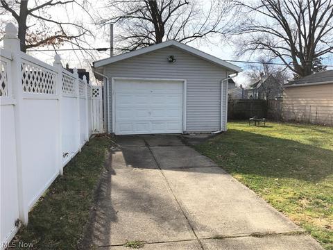 5015 Maplecrest Ave, Parma, OH 44134 photo 27