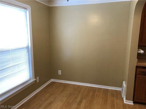 5015 Maplecrest Ave, Parma, OH 44134 photo 9
