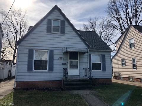 5015 Maplecrest Ave, Parma, OH 44134 photo 1