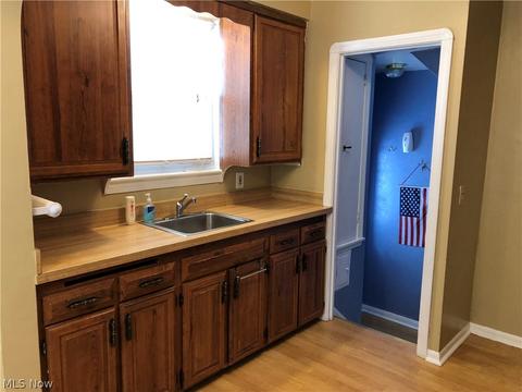5015 Maplecrest Ave, Parma, OH 44134 photo 6