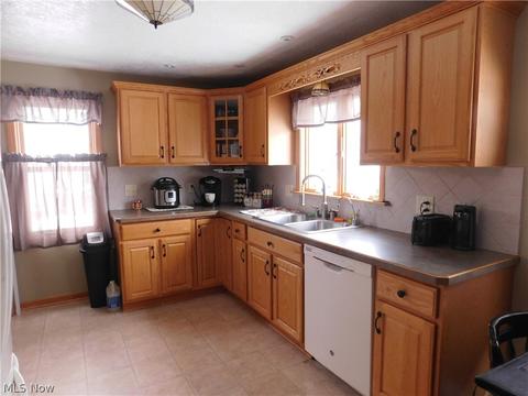144 Marseilles Ave, Elyria, OH 44035 photo 5