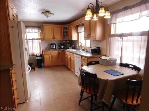 144 Marseilles Ave, Elyria, OH 44035 photo 4