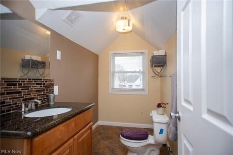 8102 Ackley Rd, Parma, OH 44129 photo 28