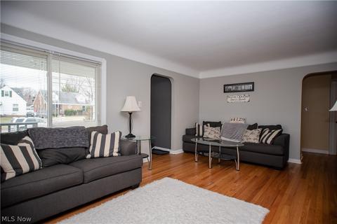 8102 Ackley Rd, Parma, OH 44129 photo 7