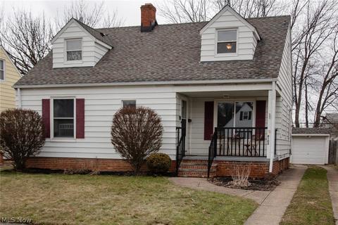 8102 Ackley Rd, Parma, OH 44129 photo 1
