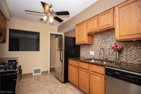 8102 Ackley Rd, Parma, OH 44129 photo 12