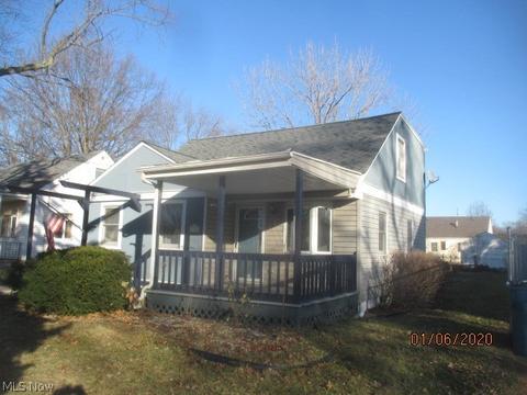1605 Cedar Dr, Lorain, OH 44052 photo 1